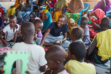 Nicole im Spielzentrum in Kakuma