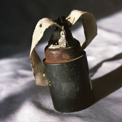 Submunition. Hunderttausende können wegen der Gefahr durch explosive Kriegsreste nicht nach Hause zurückkehren.